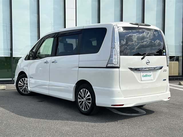 日産 セレナ HWS S HV Vセレ +Sefty 岐阜県 2015(平27)年 1.6万km ブリリアントホワイトパール 登録時走行距離15855キロ/純正７インチナビ/スマートキー/ETC/フォグ/サイドバイザー/バックモニター/全方位モニター/コーナーセンサー前後/レーンキープアシスト/純正フロアマット/3列シート/ウオークスルー/後席モニター/ワンオーナー/オートライト/ウィンカーミラー