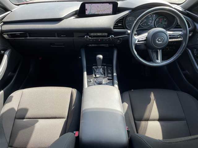 マツダ マツダ３ファストバック 20S プロアクティブ ツーリングS 広島県 2021(令3)年 7.6万km ソウルレッドクリスタルM ワンオーナー/メーカーオプションナビ/　（フルセグテレビ/Bluetooth/CD/DVD/AM/FM）/BOSEプレミアムサウンド/レーダークルーズコントロール/ETC/ドライブレコーダー/USB入力端子/HDMI/純正18インチアルミホイール/コーナーセンサー/メモリシート/アイドリングストップ/パワーシート/シートヒーター/ステアリングヒーター/LEDヘッドライト/パドルシフト/横滑り防止装置/衝突被害軽減システム/盗難防止装置/W＋サイドエアバック/カーテンエアバック/オートライト/スペアキー/保証書/取扱説明書