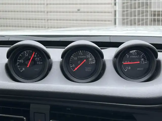 日産 フェアレディ Ｚ ニスモ 滋賀県 2025(令7)年 0.1万km 白 ワンオーナー/RECARO製ニスモシート/ニスモ製ホイール/BOSEサウンド/5YEARS COAT Excellent/９インチ純正メモリーナビ/（AM/FM/TV/USB/Bluetooth）/バックカメラ/ドライブレコーダー/ETC2.0/プリクラッシュブレーキアシスト/レーダークルーズコントロール/レーンキープアシスト	/FCW(前方衝突予測警報)/ＢＳＷ（後側方車両検知警報）/ＲＣＴＡ（後退時車両検知警報）/コーナーセンサー/純正3連メーター/電動格納ミラー/アルカンターラステアリング/ステアリングスイッチ/パドルシフト/オートライト/LEDヘッドライト/リアフォグ/フルオートエアコン/USB端子/タイプC/スマートキー/プッシュスタート/純正フロアマット