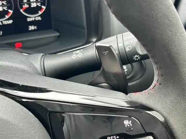 日産 フェアレディ Ｚ ニスモ 滋賀県 2025(令7)年 0.1万km 白 ワンオーナー/RECARO製ニスモシート/ニスモ製ホイール/BOSEサウンド/5YEARS COAT Excellent/９インチ純正メモリーナビ/（AM/FM/TV/USB/Bluetooth）/バックカメラ/ドライブレコーダー/ETC2.0/プリクラッシュブレーキアシスト/レーダークルーズコントロール/レーンキープアシスト	/FCW(前方衝突予測警報)/ＢＳＷ（後側方車両検知警報）/ＲＣＴＡ（後退時車両検知警報）/コーナーセンサー/純正3連メーター/電動格納ミラー/アルカンターラステアリング/ステアリングスイッチ/パドルシフト/オートライト/LEDヘッドライト/リアフォグ/フルオートエアコン/USB端子/タイプC/スマートキー/プッシュスタート/純正フロアマット