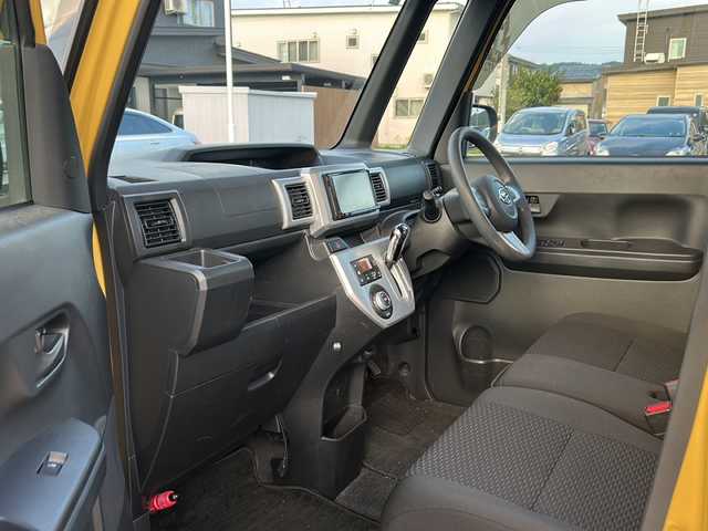 ダイハツ ウェイク L SA 秋田県 2015(平27)年 9.4万km 黄 社外メモリナビ/Bluetooth、CD/DVD、フルセグTV/バックカメラ/D席シートヒーター/片側パワースライドドア/社外14インチAW/社外14インチAWスタッドレスタイヤ積込/保証書、取扱説明書/４WD/ドアバイザー