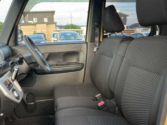 ダイハツ ウェイク L SA 秋田県 2015(平27)年 9.4万km 黄 社外メモリナビ/Bluetooth、CD/DVD、フルセグTV/バックカメラ/D席シートヒーター/片側パワースライドドア/社外14インチAW/社外14インチAWスタッドレスタイヤ積込/保証書、取扱説明書/４WD/ドアバイザー