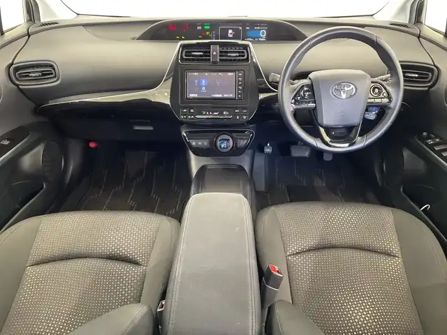 トヨタ プリウス SセーフティプラスⅡ 栃木県 2021(令3)年 5万km アティチュードブラックマイカ 純正SDナビ/（CD/フルセグTV/Bluetooth/SD)/全方位カメラ/コーナーセンサー/BSM/ビルトインETC/前方ドライブレコーダー/禁煙車/オートライト/LEDヘッドライト/横滑り防止装置/AC100V電源/スマートキー/プッシュスタート/アイドリングストップ/ステアリングスイッチ/革巻きステアリング/ウィンカーミラー/純正15インチアルミホイール/純正フロアマット