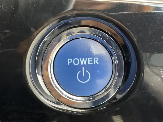 トヨタ プリウス SセーフティプラスⅡ 栃木県 2021(令3)年 5万km アティチュードブラックマイカ 純正SDナビ/（CD/フルセグTV/Bluetooth/SD)/全方位カメラ/コーナーセンサー/BSM/ビルトインETC/前方ドライブレコーダー/禁煙車/オートライト/LEDヘッドライト/横滑り防止装置/AC100V電源/スマートキー/プッシュスタート/アイドリングストップ/ステアリングスイッチ/革巻きステアリング/ウィンカーミラー/純正15インチアルミホイール/純正フロアマット