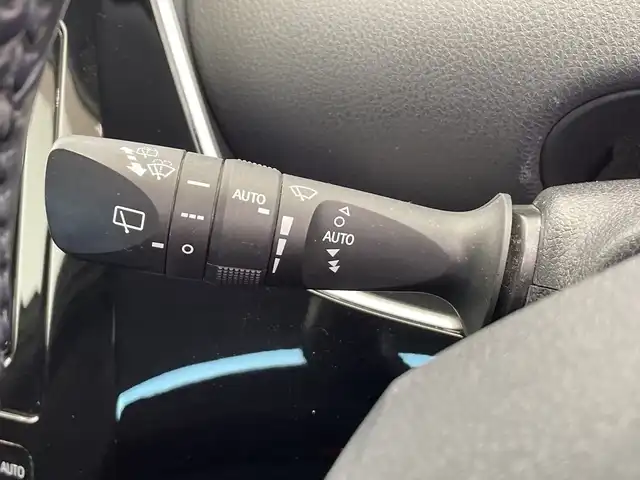 トヨタ プリウス SセーフティプラスⅡ 栃木県 2021(令3)年 5万km アティチュードブラックマイカ 純正SDナビ/（CD/フルセグTV/Bluetooth/SD)/全方位カメラ/コーナーセンサー/BSM/ビルトインETC/前方ドライブレコーダー/禁煙車/オートライト/LEDヘッドライト/横滑り防止装置/AC100V電源/スマートキー/プッシュスタート/アイドリングストップ/ステアリングスイッチ/革巻きステアリング/ウィンカーミラー/純正15インチアルミホイール/純正フロアマット