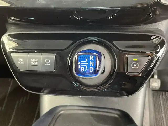 トヨタ プリウス SセーフティプラスⅡ 栃木県 2021(令3)年 5万km アティチュードブラックマイカ 純正SDナビ/（CD/フルセグTV/Bluetooth/SD)/全方位カメラ/コーナーセンサー/BSM/ビルトインETC/前方ドライブレコーダー/禁煙車/オートライト/LEDヘッドライト/横滑り防止装置/AC100V電源/スマートキー/プッシュスタート/アイドリングストップ/ステアリングスイッチ/革巻きステアリング/ウィンカーミラー/純正15インチアルミホイール/純正フロアマット