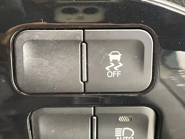 トヨタ プリウス SセーフティプラスⅡ 栃木県 2021(令3)年 5万km アティチュードブラックマイカ 純正SDナビ/（CD/フルセグTV/Bluetooth/SD)/全方位カメラ/コーナーセンサー/BSM/ビルトインETC/前方ドライブレコーダー/禁煙車/オートライト/LEDヘッドライト/横滑り防止装置/AC100V電源/スマートキー/プッシュスタート/アイドリングストップ/ステアリングスイッチ/革巻きステアリング/ウィンカーミラー/純正15インチアルミホイール/純正フロアマット