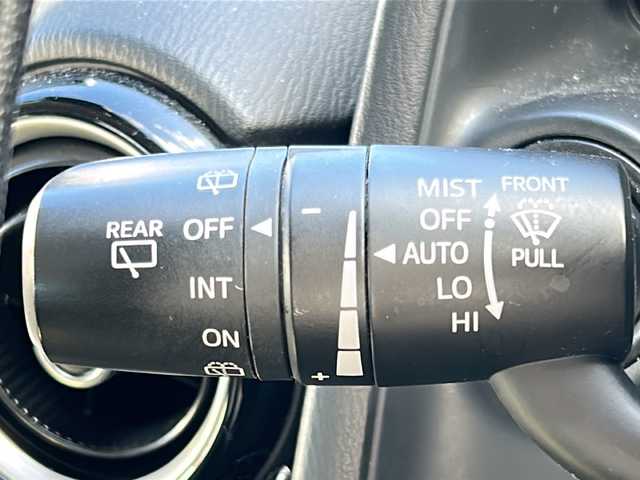 マツダ デミオ 13S 沖縄県 2017(平29)年 8.9万km ディープクリスタルブルーマイカ 純正ナビ/ワンセグテレビ/バックカメラ/アイドリングストップ/プッシュスタート/ETC/前後ドライブレコーダー/Bluetooth接続/カーテンエアバッグ/衝突被害軽減システム/横滑り防止装置