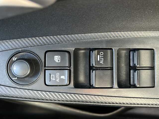 マツダ デミオ 13S 沖縄県 2017(平29)年 8.9万km ディープクリスタルブルーマイカ 純正ナビ/ワンセグテレビ/バックカメラ/アイドリングストップ/プッシュスタート/ETC/前後ドライブレコーダー/Bluetooth接続/カーテンエアバッグ/衝突被害軽減システム/横滑り防止装置