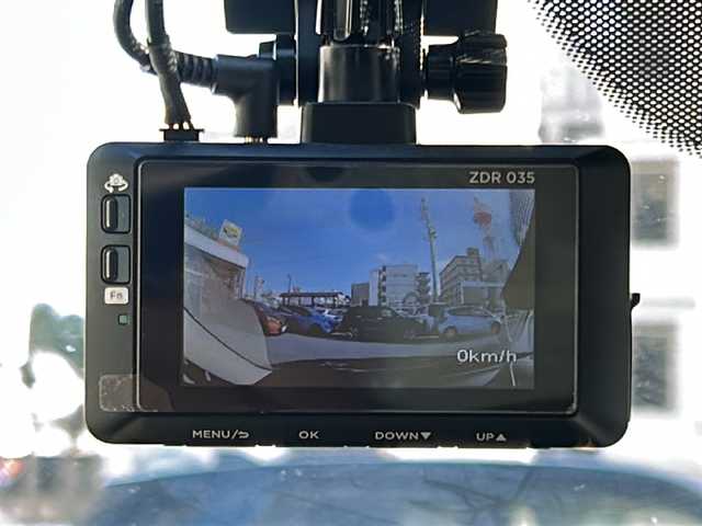 マツダ デミオ 13S 沖縄県 2017(平29)年 8.9万km ディープクリスタルブルーマイカ 純正ナビ/ワンセグテレビ/バックカメラ/アイドリングストップ/プッシュスタート/ETC/前後ドライブレコーダー/Bluetooth接続/カーテンエアバッグ/衝突被害軽減システム/横滑り防止装置