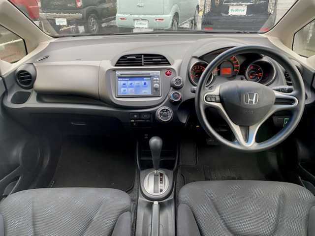 ホンダ フィット G スマートセレクション 兵庫県 2013(平25)年 3.7万km プレミアムホワイトパール 純正SDナビ/（AM/FM/CD）/ワンセグテレビ/バックカメラ/ビルトインETC/ドライブレコーダー/純正フロアマット/電動格納ミラー