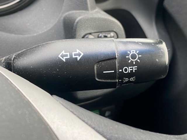 ホンダ フィット G スマートセレクション 兵庫県 2013(平25)年 3.7万km プレミアムホワイトパール 純正SDナビ/（AM/FM/CD）/ワンセグテレビ/バックカメラ/ビルトインETC/ドライブレコーダー/純正フロアマット/電動格納ミラー