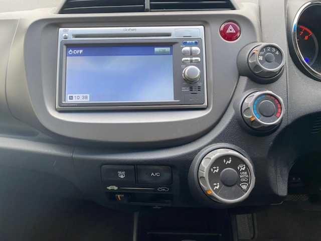 ホンダ フィット G スマートセレクション 兵庫県 2013(平25)年 3.7万km プレミアムホワイトパール 純正SDナビ/（AM/FM/CD）/ワンセグテレビ/バックカメラ/ビルトインETC/ドライブレコーダー/純正フロアマット/電動格納ミラー