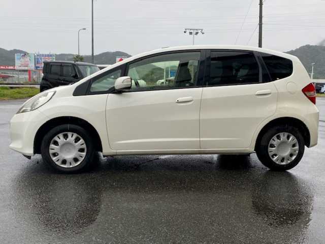 ホンダ フィット G スマートセレクション 兵庫県 2013(平25)年 3.7万km プレミアムホワイトパール 純正SDナビ/（AM/FM/CD）/ワンセグテレビ/バックカメラ/ビルトインETC/ドライブレコーダー/純正フロアマット/電動格納ミラー