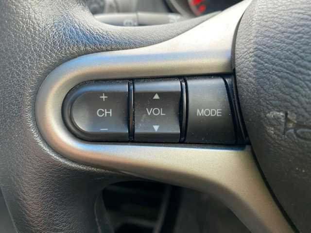 ホンダ フィット G スマートセレクション 兵庫県 2013(平25)年 3.7万km プレミアムホワイトパール 純正SDナビ/（AM/FM/CD）/ワンセグテレビ/バックカメラ/ビルトインETC/ドライブレコーダー/純正フロアマット/電動格納ミラー