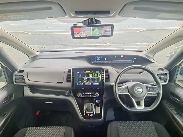 日産 セレナ e－パワー ハイウェイスター V 大阪府 2021(令3)年 4.4万km ブリリアントホワイトパール 2トーン /禁煙車//ワンオーナー//純正９型ナビ/フルセグTV・Bluetooth・DVD・Blue-Ray・USB//全方位カメラ・バックカメラ・フロントカメラ//コーナーセンサー//純正ナビ連動前後ドラレコ【DH5-D】//デジタルインナーミラー//プロパイロット//レーンキープアシスト//ブラインドスポットモニター//オートマチックハイビーム//ＥＴＣ2.0//両側パワスラ・ハンズフリー機能付き//前席・後席オートエアコン//純正１５ＡＷ//保証書//取扱説明書//スペアキー