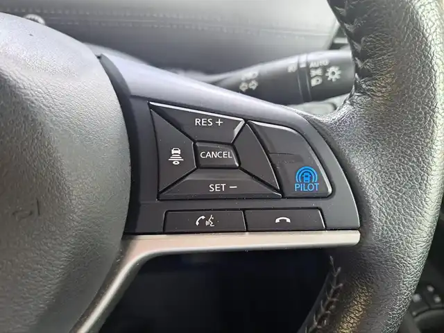 日産 セレナ e－パワー ハイウェイスター V 大阪府 2021(令3)年 4.4万km ブリリアントホワイトパール 2トーン /禁煙車//ワンオーナー//純正９型ナビ/フルセグTV・Bluetooth・DVD・Blue-Ray・USB//全方位カメラ・バックカメラ・フロントカメラ//コーナーセンサー//純正ナビ連動前後ドラレコ【DH5-D】//デジタルインナーミラー//プロパイロット//レーンキープアシスト//ブラインドスポットモニター//オートマチックハイビーム//ＥＴＣ2.0//両側パワスラ・ハンズフリー機能付き//前席・後席オートエアコン//純正１５ＡＷ//保証書//取扱説明書//スペアキー