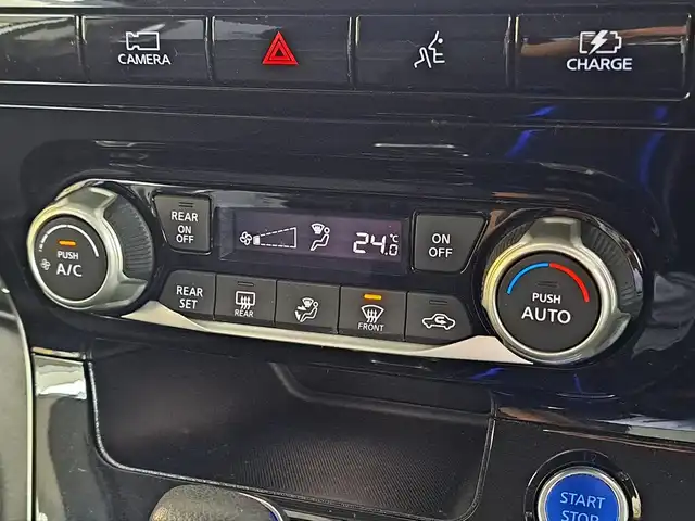 日産 セレナ e－パワー ハイウェイスター V 大阪府 2021(令3)年 4.4万km ブリリアントホワイトパール 2トーン /禁煙車//ワンオーナー//純正９型ナビ/フルセグTV・Bluetooth・DVD・Blue-Ray・USB//全方位カメラ・バックカメラ・フロントカメラ//コーナーセンサー//純正ナビ連動前後ドラレコ【DH5-D】//デジタルインナーミラー//プロパイロット//レーンキープアシスト//ブラインドスポットモニター//オートマチックハイビーム//ＥＴＣ2.0//両側パワスラ・ハンズフリー機能付き//前席・後席オートエアコン//純正１５ＡＷ//保証書//取扱説明書//スペアキー