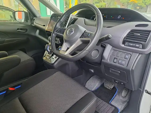 日産 セレナ e－パワー ハイウェイスター V 大阪府 2021(令3)年 4.4万km ブリリアントホワイトパール 2トーン /禁煙車//ワンオーナー//純正９型ナビ/フルセグTV・Bluetooth・DVD・Blue-Ray・USB//全方位カメラ・バックカメラ・フロントカメラ//コーナーセンサー//純正ナビ連動前後ドラレコ【DH5-D】//デジタルインナーミラー//プロパイロット//レーンキープアシスト//ブラインドスポットモニター//オートマチックハイビーム//ＥＴＣ2.0//両側パワスラ・ハンズフリー機能付き//前席・後席オートエアコン//純正１５ＡＷ//保証書//取扱説明書//スペアキー