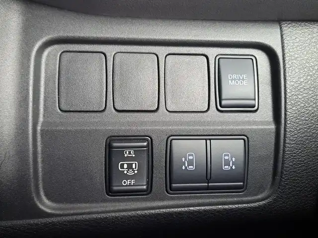 日産 セレナ e－パワー ハイウェイスター V 大阪府 2021(令3)年 4.4万km ブリリアントホワイトパール 2トーン /禁煙車//ワンオーナー//純正９型ナビ/フルセグTV・Bluetooth・DVD・Blue-Ray・USB//全方位カメラ・バックカメラ・フロントカメラ//コーナーセンサー//純正ナビ連動前後ドラレコ【DH5-D】//デジタルインナーミラー//プロパイロット//レーンキープアシスト//ブラインドスポットモニター//オートマチックハイビーム//ＥＴＣ2.0//両側パワスラ・ハンズフリー機能付き//前席・後席オートエアコン//純正１５ＡＷ//保証書//取扱説明書//スペアキー