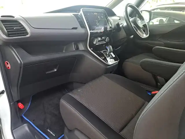 日産 セレナ e－パワー ハイウェイスター V 大阪府 2021(令3)年 4.4万km ブリリアントホワイトパール 2トーン /禁煙車//ワンオーナー//純正９型ナビ/フルセグTV・Bluetooth・DVD・Blue-Ray・USB//全方位カメラ・バックカメラ・フロントカメラ//コーナーセンサー//純正ナビ連動前後ドラレコ【DH5-D】//デジタルインナーミラー//プロパイロット//レーンキープアシスト//ブラインドスポットモニター//オートマチックハイビーム//ＥＴＣ2.0//両側パワスラ・ハンズフリー機能付き//前席・後席オートエアコン//純正１５ＡＷ//保証書//取扱説明書//スペアキー