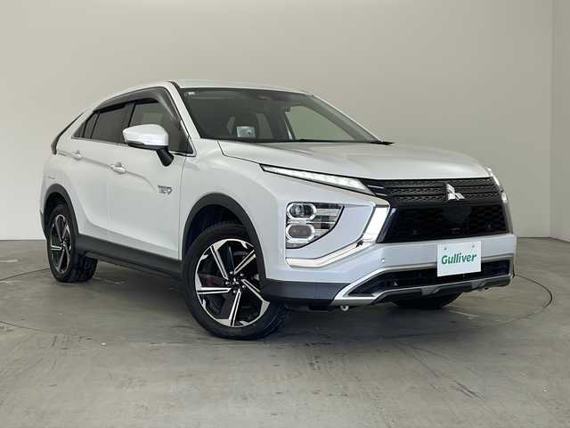 三菱 エクリプス クロス ＰＨＥＶ G 兵庫県 2020(令2)年 4.6万km ホワイトダイヤモンド ・社外ナビ（フルセグ・BD・SD・BT）/・ETC/・前後ドライブレコーダー/・レーダークルーズコントロール/・ヘッドアップディスプレイ/・横滑り防止装置/・車線逸脱警報/・衝突軽減ブレーキ/・AC1500W電源/・パドルシフト/・シートヒーター/・パワーシート/・LEDオートライト/・フォグランプ/・オートマチックハイビーム/・ステアリングヒーター/・電動パーキングブレーキ/・ブレーキホールド/・ステアリングリモコン/・純正18インチアルミホイール/・フロアマット/・コーダーセンサー/・ドアバイザー/・プッシュスタート/・スマートキー/・W＋サイドエアバック/・カーテンエアバック/・オールオートパワーウィンドウ/・防眩ルームミラー