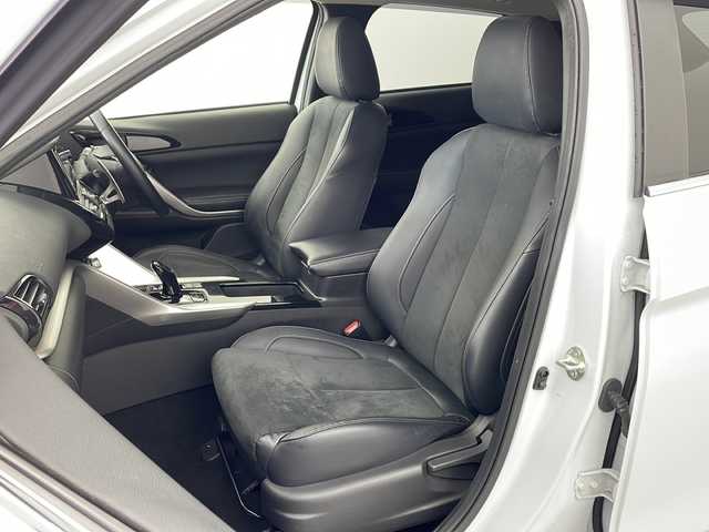 三菱 エクリプス クロス ＰＨＥＶ G 兵庫県 2020(令2)年 4.6万km ホワイトダイヤモンド ・社外ナビ（フルセグ・BD・SD・BT）/・ETC/・前後ドライブレコーダー/・レーダークルーズコントロール/・ヘッドアップディスプレイ/・横滑り防止装置/・車線逸脱警報/・衝突軽減ブレーキ/・AC1500W電源/・パドルシフト/・シートヒーター/・パワーシート/・LEDオートライト/・フォグランプ/・オートマチックハイビーム/・ステアリングヒーター/・電動パーキングブレーキ/・ブレーキホールド/・ステアリングリモコン/・純正18インチアルミホイール/・フロアマット/・コーダーセンサー/・ドアバイザー/・プッシュスタート/・スマートキー/・W＋サイドエアバック/・カーテンエアバック/・オールオートパワーウィンドウ/・防眩ルームミラー