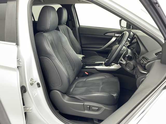 三菱 エクリプス クロス ＰＨＥＶ G 兵庫県 2020(令2)年 4.6万km ホワイトダイヤモンド ・社外ナビ（フルセグ・BD・SD・BT）/・ETC/・前後ドライブレコーダー/・レーダークルーズコントロール/・ヘッドアップディスプレイ/・横滑り防止装置/・車線逸脱警報/・衝突軽減ブレーキ/・AC1500W電源/・パドルシフト/・シートヒーター/・パワーシート/・LEDオートライト/・フォグランプ/・オートマチックハイビーム/・ステアリングヒーター/・電動パーキングブレーキ/・ブレーキホールド/・ステアリングリモコン/・純正18インチアルミホイール/・フロアマット/・コーダーセンサー/・ドアバイザー/・プッシュスタート/・スマートキー/・W＋サイドエアバック/・カーテンエアバック/・オールオートパワーウィンドウ/・防眩ルームミラー