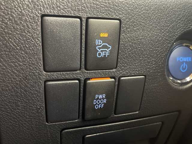 トヨタ アルファードハイブリット G 愛知県 2017(平29)年 5.4万km シルバーM /純正９インチナビ　//ＣＤ　ＤＶＤ　フルセグＴＶ　ＳＤ　ＦＭ　ＡＭ　//バックカメラ　//両側パワースライドドア　//ビルトインＥＴＣ　//ドライブレコーダー//スマートキー//スペアキー　//オットマン　//取扱説明書　//LEDオートヘッドライト//クルーズコントロール　//後席ロールサンシェード//前席パワーシート//シートメモリー//革巻きステアリング//電動パーキングブレーキ//純正フロアマット//純正ドアバイザー//215/65/R16スタッドレス付AW積込