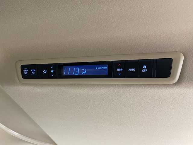 トヨタ アルファードハイブリット G 愛知県 2017(平29)年 5.4万km シルバーM /純正９インチナビ　//ＣＤ　ＤＶＤ　フルセグＴＶ　ＳＤ　ＦＭ　ＡＭ　//バックカメラ　//両側パワースライドドア　//ビルトインＥＴＣ　//ドライブレコーダー//スマートキー//スペアキー　//オットマン　//取扱説明書　//LEDオートヘッドライト//クルーズコントロール　//後席ロールサンシェード//前席パワーシート//シートメモリー//革巻きステアリング//電動パーキングブレーキ//純正フロアマット//純正ドアバイザー//215/65/R16スタッドレス付AW積込