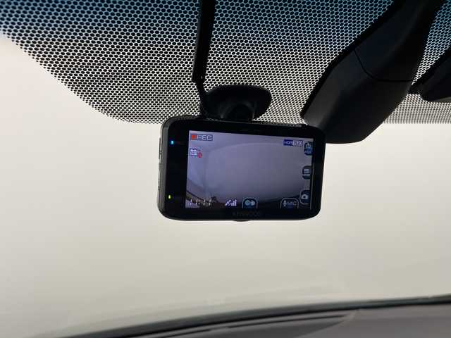 トヨタ アルファードハイブリット G 愛知県 2017(平29)年 5.4万km シルバーM /純正９インチナビ　//ＣＤ　ＤＶＤ　フルセグＴＶ　ＳＤ　ＦＭ　ＡＭ　//バックカメラ　//両側パワースライドドア　//ビルトインＥＴＣ　//ドライブレコーダー//スマートキー//スペアキー　//オットマン　//取扱説明書　//LEDオートヘッドライト//クルーズコントロール　//後席ロールサンシェード//前席パワーシート//シートメモリー//革巻きステアリング//電動パーキングブレーキ//純正フロアマット//純正ドアバイザー//215/65/R16スタッドレス付AW積込