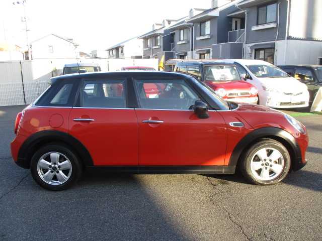 ＭＩＮＩ ミニ クーパー D 岡山県 2019(令1)年 5.4万km ソラリスオレンジ ワンオーナー/純正HDDナビ/Ｂｌｕｅｔｏｏｔｈ/ＵＳＢ/バックカメラ/フロント・リアセンサー/ドライブレコーダー/ＥＴＣ/オートライト/純正15ＡＷ/純正マット/スマートキー2個/・・・・・・・・・・・・・・・・・・・・・・・・・・・・・・・・・・/インテリジェントセーフティ/F・Rソナー/パーキングディスタンスコントロール/クルーズコントロール/パーキングアシスト