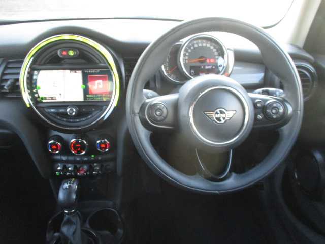 ＭＩＮＩ ミニ クーパー D 岡山県 2019(令1)年 5.4万km ソラリスオレンジ ワンオーナー/純正HDDナビ/Ｂｌｕｅｔｏｏｔｈ/ＵＳＢ/バックカメラ/フロント・リアセンサー/ドライブレコーダー/ＥＴＣ/オートライト/純正15ＡＷ/純正マット/スマートキー2個/・・・・・・・・・・・・・・・・・・・・・・・・・・・・・・・・・・/インテリジェントセーフティ/F・Rソナー/パーキングディスタンスコントロール/クルーズコントロール/パーキングアシスト