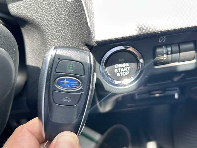 スバル レヴォーグ 1．6GT－S アイサイト 福井県 2014(平26)年 6.8万km クリスタルホワイトP 純正７インチナビ/フルセグ/Bluetooth/ETC/ドライブレコーダー/アダプティブクルーズコントロール/パドルシフト/ヘッドライトレベライザー/純正アルミホイール