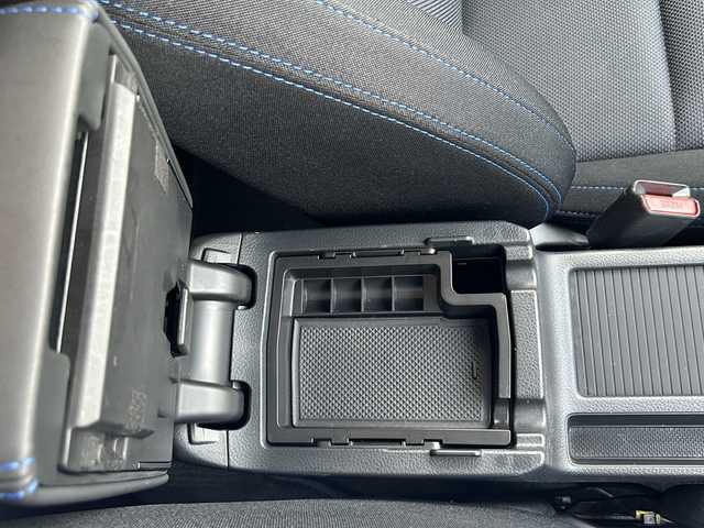 スバル レヴォーグ 1．6GT－S アイサイト 福井県 2014(平26)年 6.8万km クリスタルホワイトP 純正７インチナビ/フルセグ/Bluetooth/ETC/ドライブレコーダー/アダプティブクルーズコントロール/パドルシフト/ヘッドライトレベライザー/純正アルミホイール