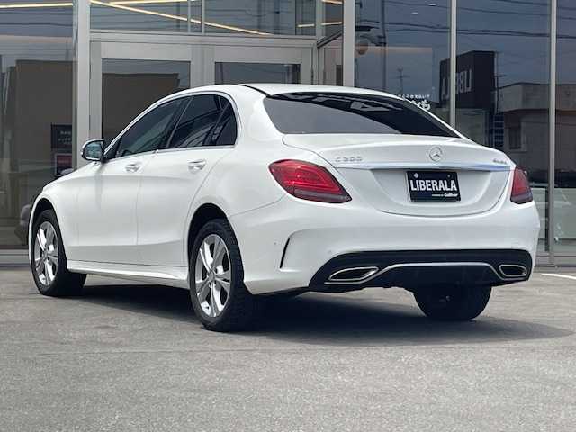 メルセデス・ベンツ Ｃ２００ 4マチック AVG AMGライン 青森県 2018(平30)年 4.3万km ポーラホワイト レーダーセーフティパッケージ/・アクティブディスタンスアシストディストロニック/・アクティブステアリングアシスト/・アクティブレーンチェンジングアシスト/・アクティブエマージェンシーストップアシスト/・アクティブブレーキアシスト/PRESAFEサウンド/・緊急回避補助システム/・渋滞時緊急ブレーキ/・アクティブブラインドスポットアシスト/・アクティブレーンキーピングアシスト/・PRESAFEプラス/・チャイルドセーフティシートセンサー/AMGライン/・AMGスタイリングパッケージ/・ログ付きブレーキキャリパー/・ブラックアッシュウッドトリム/・ステンレスペダル/・AIR BODY CONTROLサスペンション/ドライブレコーダー/エアサス/純正ナビ/（Bt/USB/SD/TV/FM/AM)/革シート/シートヒーター/メモリー付パワーシート/電動リアゲート/コーナーセンサー/LEDライト/オートライト/ハイビームアシスト/プッシュスタート/ウインカーミラー/スマートキーx2/取扱説明書/保証書/点検記録簿　R1.R2.R3.R4.R5有