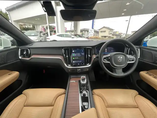 ボルボ Ｖ６０ アルティメット B4 熊本県 2022(令4)年 3.2万km パール harman/kardonサウンド/純正ディスプレイオーディオ/【Bluetooth再生/AppleCarPlay/Androidauto】/全方位モニター/ルーフレール/アダプティブクルーズコントロール/茶革レザーシート/シートヒーター/エアーシート/パイロットアシスト/レーンキーピングエイド/ヘッドアップディスプレイ/純正18インチAW/置くだけ充電/オートハイビーム/LEDオートライト/ドライブレコーダー（前後）/ETC