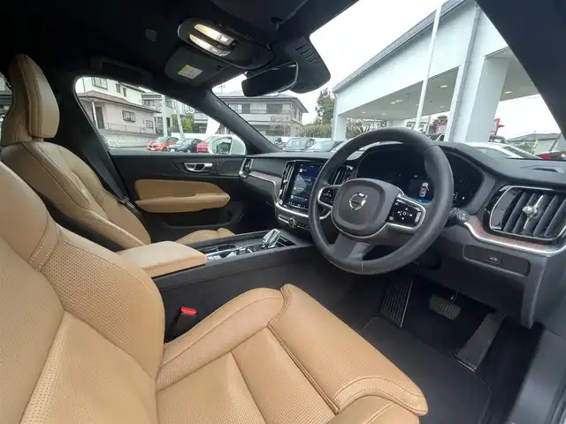 ボルボ Ｖ６０ アルティメット B4 熊本県 2022(令4)年 3.2万km パール harman/kardonサウンド/純正ディスプレイオーディオ/【Bluetooth再生/AppleCarPlay/Androidauto】/全方位モニター/ルーフレール/アダプティブクルーズコントロール/茶革レザーシート/シートヒーター/エアーシート/パイロットアシスト/レーンキーピングエイド/ヘッドアップディスプレイ/純正18インチAW/置くだけ充電/オートハイビーム/LEDオートライト/ドライブレコーダー（前後）/ETC