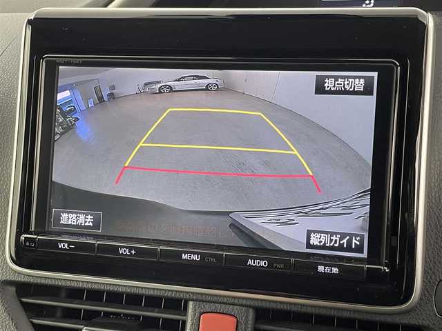 トヨタ ヴォクシー ZS 煌Ⅱ 福岡県 2016(平28)年 7.3万km ブラック 後席モニター　/純正９型ナビ（ＢＴ，フルセグＴＶ）　/バックカメラ　/前後ドラレコ　/ビルトインＥＴＣ　/衝突被害軽減ブレーキ　/レーンキープ　/アイドリングストップ　/ＭＴモード付き　/両側電動スライドドア　/ＬＥＤ