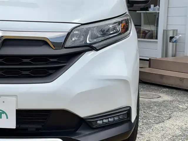 ホンダ フリード クロスター ホンダセンシング 神奈川県 2020(令2)年 1.8万km プラチナホワイトパール ワンオーナー/純正メモリナビ/　（CD・DVD・Bluetooth）/フルセグTV/純正フリップダウンモニター/両側パワースライドドア/ホンダセンシング/アダプティブクルーズコントロール/バックカメラ/ビルトインETC/LEDヘッドライト/LEDフォグライト/ハーフレザーシート/スマートキー/純正15インチAW/保証書/取扱説明書