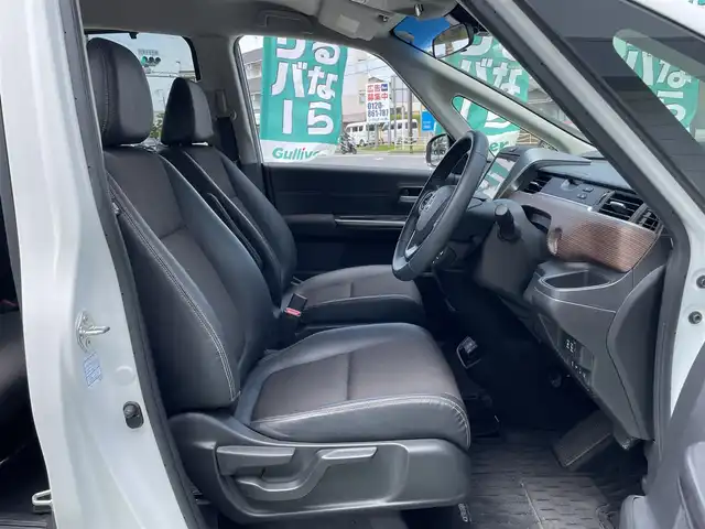 ホンダ フリード クロスター ホンダセンシング 神奈川県 2020(令2)年 1.8万km プラチナホワイトパール ワンオーナー/純正メモリナビ/　（CD・DVD・Bluetooth）/フルセグTV/純正フリップダウンモニター/両側パワースライドドア/ホンダセンシング/アダプティブクルーズコントロール/バックカメラ/ビルトインETC/LEDヘッドライト/LEDフォグライト/ハーフレザーシート/スマートキー/純正15インチAW/保証書/取扱説明書