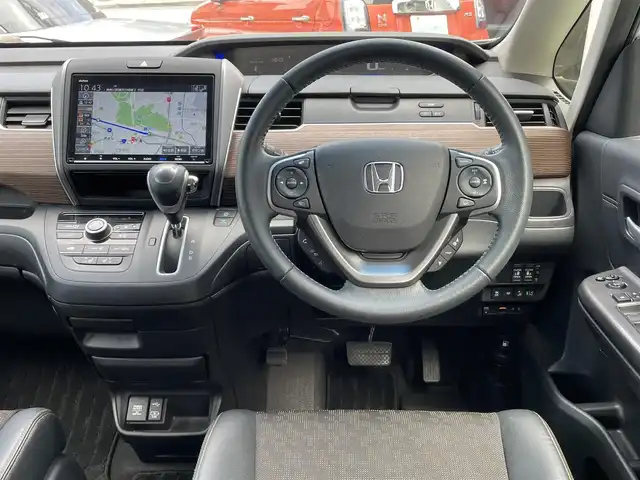 ホンダ フリード クロスター ホンダセンシング 神奈川県 2020(令2)年 1.8万km プラチナホワイトパール ワンオーナー/純正メモリナビ/　（CD・DVD・Bluetooth）/フルセグTV/純正フリップダウンモニター/両側パワースライドドア/ホンダセンシング/アダプティブクルーズコントロール/バックカメラ/ビルトインETC/LEDヘッドライト/LEDフォグライト/ハーフレザーシート/スマートキー/純正15インチAW/保証書/取扱説明書