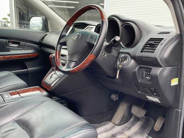 トヨタ ハリアー 240G プレミアム Lパッケージ 新潟県 2008(平20)年 13.5万km ブラック 純正HDDナビ/CD/DVD/ミュージックサーバー/バックカメラ/ETC/サンルーフ/革シート/パワーシート/シートヒーター /ステアリングスイッチ/リモコンキー /キセノンヘッドライト/オートライト/フォグランプ/純正17インチアルミホイール