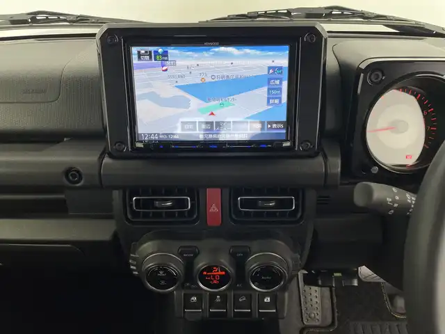 スズキ ジムニー シエラ JC 鹿児島県 2024(令6)年 1.5万km ジャングルグリーン 社外SDナビ/（AM/FM/CD/DVD/Bluetooth)/フルセグテレビ/バックカメラ/衝突軽減ブレーキ/クルーズコントロール/前席シートヒーター/ＥＴＣ/4WD/前後ドライブレコーダー/ＬＥＤヘッドライト/ヘッドライトウォッシャー/オートライト/アイドリングストップ/スマートキー/純正フロアマット