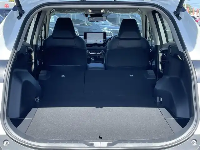 トヨタ ＲＡＶ４ ハイブリッドG 道央・札幌 2024(令6)年 1万km プラチナホワイトパールマイカ ４WD/寒冷地仕様/純正メーカーナビ/AM/FM/BT/フルセグ/トヨタセーフティセンス/プリクラッシュセーフティ/横滑り防止装置/レーダークルーズコントロール/レーンキープアシスト/クリアランスソナー/ブラインドスポットモニター/パーキングサポートブレーキ/リアクロストラフィックアラート/ロードサインアシスト/アラウンドビューモニター/ビルトインETC2.0/ミラー一体型ドライブレコーダー/パワーバックドア/D席パワーシート/前席シートヒーター/前席エアシート/レザーシート/革巻きステアリング/ステアリングリモコン/ハンドルヒーター/プッシュスタート/スマートキー/LEDヘッドライト/オートライト/オートハイビーム/フォグランプ/電動格納ミラー/純正フロアマット/ドアバイザー