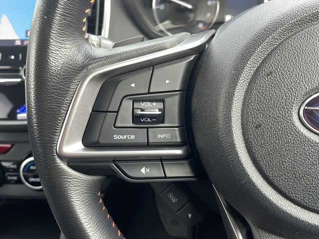 スバル インプレッサ ＸＶ 島根県 2017(平29)年 4.5万km ダークグレーメタリック アイサイト/ディーラーオプション8インチナビゲーション(CN-LR820D)/フルセグ BT CD DVD/バックカメラ/レーダークルーズコントロール/ブラインドスポットモニター/社外ドライブレコーダー/電子パーキング/LEDヘッドライト/AUTOライト/ETC/ルーフレール/アイドリングストップ/社外16インチアルミホイール