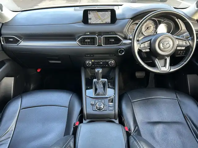 マツダ ＣＸ－５ XD プロアクティブ 島根県 2017(平29)年 9.1万km スノーフレイクホワイトパールマイカ 純正ＳＤナビ　/(AM/FM/フルセグTV/ＤＶＤ再生/Ｂｌｕｅｔｏｏｔｈ接続)　/ＢＯＳＥサウンドスピーカー　/バックカメラ　/前方ドライブレコーダー　/ＥＴＣ　/マツダ・レーダー・クルーズ・コントロール/ブラインドスポットモニター/前後コーナーセンサー/レーンアシスト/ヘッドアップディスプレイ　/パワーバックドア　/運転席メモリーシート/パワーシート　/前席シートヒーター/ステアリングヒーター/電動パーキングブレーキ/オートホールド/MTモード付AT　/オートハイビーム／ライト/純正LEDヘッドライト/純正19インチアルミホイール　/純正フロアマット