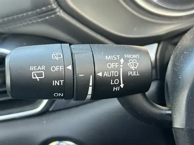 マツダ ＣＸ－５ XD プロアクティブ 島根県 2017(平29)年 9.1万km スノーフレイクホワイトパールマイカ 純正ＳＤナビ　/(AM/FM/フルセグTV/ＤＶＤ再生/Ｂｌｕｅｔｏｏｔｈ接続)　/ＢＯＳＥサウンドスピーカー　/バックカメラ　/前方ドライブレコーダー　/ＥＴＣ　/マツダ・レーダー・クルーズ・コントロール/ブラインドスポットモニター/前後コーナーセンサー/レーンアシスト/ヘッドアップディスプレイ　/パワーバックドア　/運転席メモリーシート/パワーシート　/前席シートヒーター/ステアリングヒーター/電動パーキングブレーキ/オートホールド/MTモード付AT　/オートハイビーム／ライト/純正LEDヘッドライト/純正19インチアルミホイール　/純正フロアマット