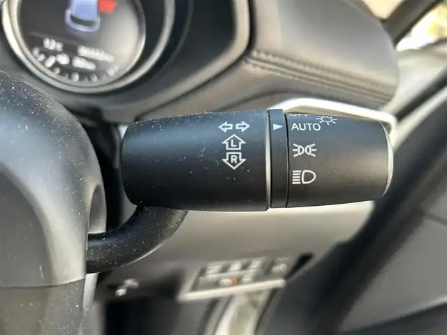 マツダ ＣＸ－５ XD プロアクティブ 島根県 2017(平29)年 9.1万km スノーフレイクホワイトパールマイカ 純正ＳＤナビ　/(AM/FM/フルセグTV/ＤＶＤ再生/Ｂｌｕｅｔｏｏｔｈ接続)　/ＢＯＳＥサウンドスピーカー　/バックカメラ　/前方ドライブレコーダー　/ＥＴＣ　/マツダ・レーダー・クルーズ・コントロール/ブラインドスポットモニター/前後コーナーセンサー/レーンアシスト/ヘッドアップディスプレイ　/パワーバックドア　/運転席メモリーシート/パワーシート　/前席シートヒーター/ステアリングヒーター/電動パーキングブレーキ/オートホールド/MTモード付AT　/オートハイビーム／ライト/純正LEDヘッドライト/純正19インチアルミホイール　/純正フロアマット