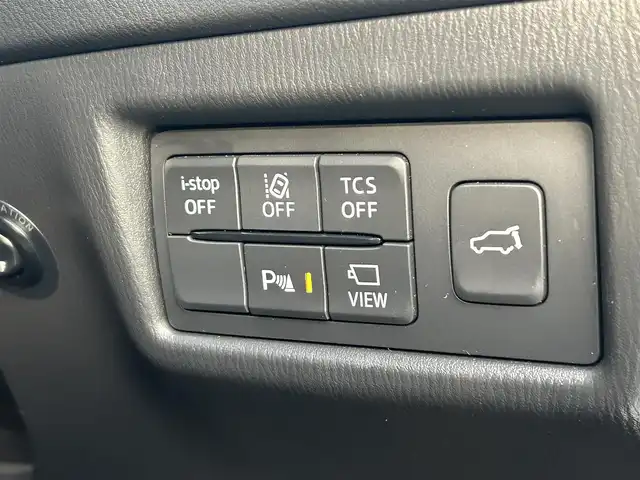 マツダ ＣＸ－５ XD プロアクティブ 島根県 2017(平29)年 9.1万km スノーフレイクホワイトパールマイカ 純正ＳＤナビ　/(AM/FM/フルセグTV/ＤＶＤ再生/Ｂｌｕｅｔｏｏｔｈ接続)　/ＢＯＳＥサウンドスピーカー　/バックカメラ　/前方ドライブレコーダー　/ＥＴＣ　/マツダ・レーダー・クルーズ・コントロール/ブラインドスポットモニター/前後コーナーセンサー/レーンアシスト/ヘッドアップディスプレイ　/パワーバックドア　/運転席メモリーシート/パワーシート　/前席シートヒーター/ステアリングヒーター/電動パーキングブレーキ/オートホールド/MTモード付AT　/オートハイビーム／ライト/純正LEDヘッドライト/純正19インチアルミホイール　/純正フロアマット